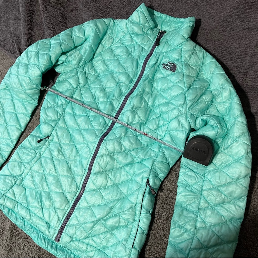 Women’s Extra Small The North Face Thermoball Teal Puffer Jacket - Picture 8 of 8